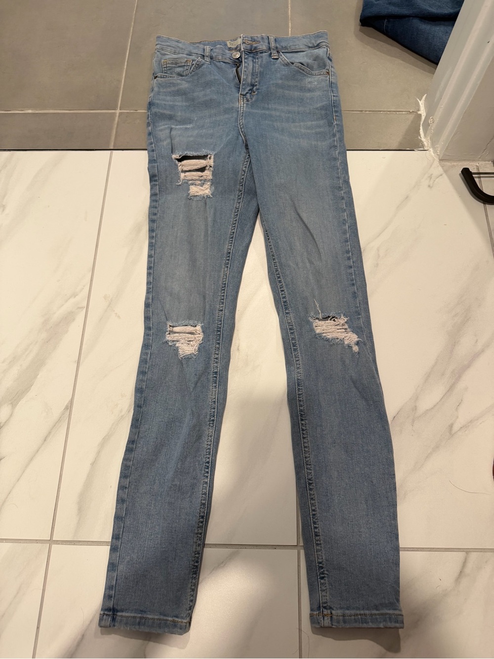 Topshop Jamie Distressed jeans